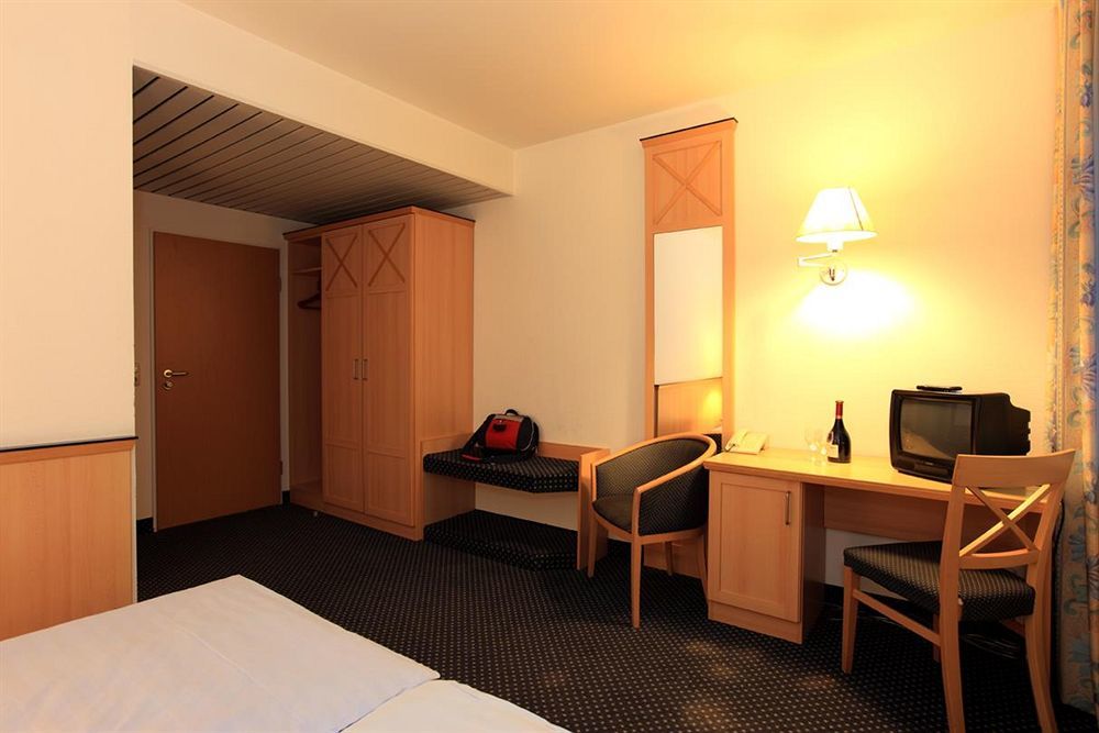 Hotel Near By Laatzen Rum bild